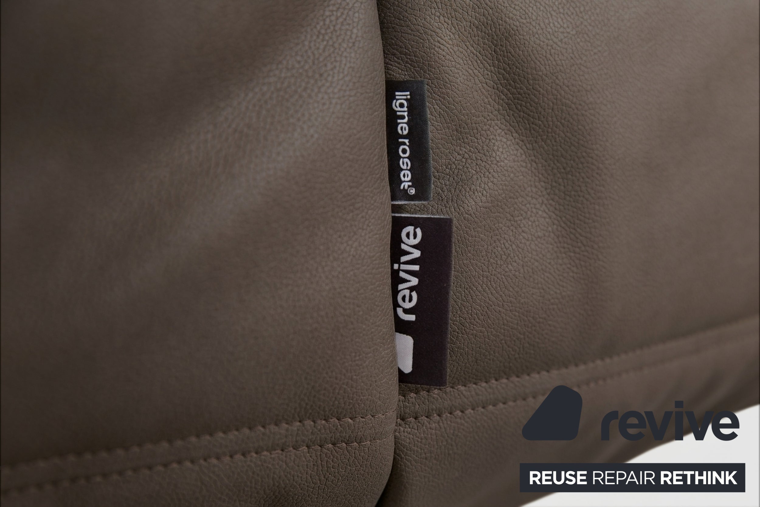 Ligne Roset Togo Sessel Ecke veganes Leder Neubezug Taupe