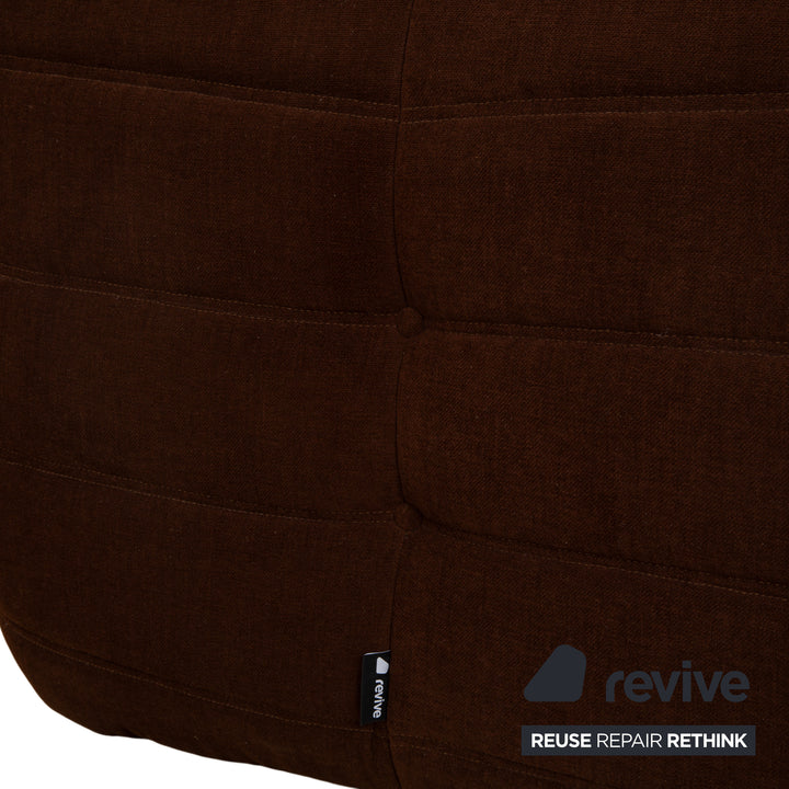 Fauteuil Togo de Ligne Roset, tissu marron châtaigne, retapissé