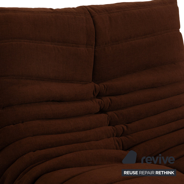 Fauteuil Togo de Ligne Roset, tissu marron châtaigne, retapissé