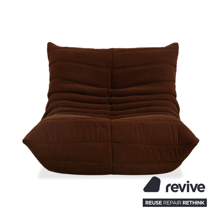 Fauteuil Togo de Ligne Roset, tissu marron châtaigne, retapissé