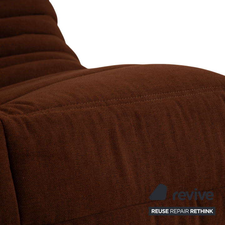 Fauteuil Togo de Ligne Roset, tissu marron châtaigne, retapissé