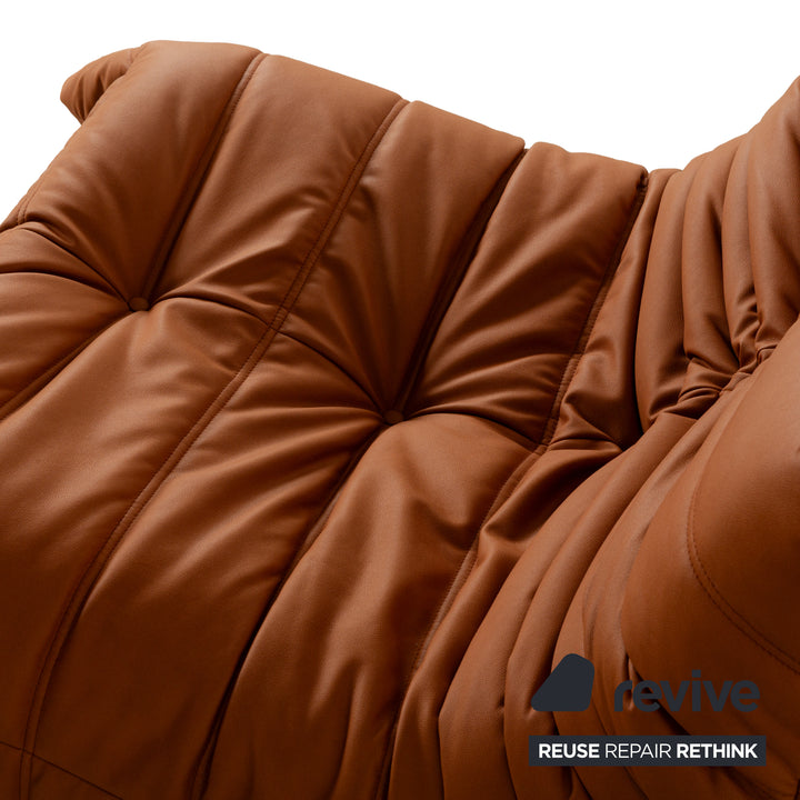 Fauteuil Togo Ligne Roset textile cuir vegan marron cognac neuf