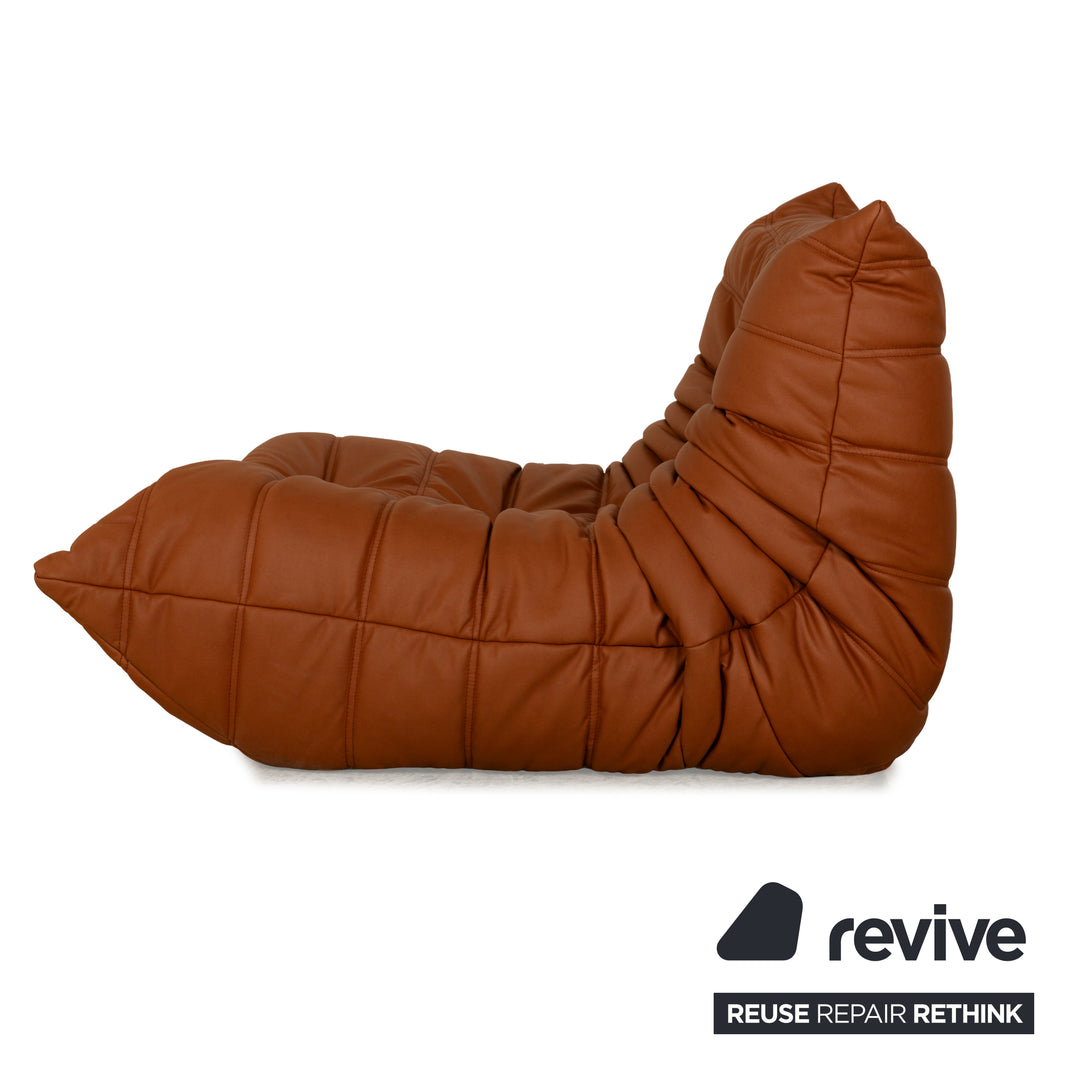 Fauteuil Togo Ligne Roset textile cuir vegan marron cognac neuf