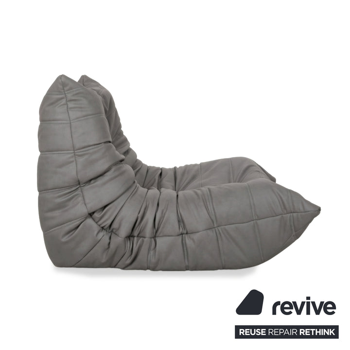 Ligne Roset Togo Fauteuil Cuir végétalien gris Retapissage