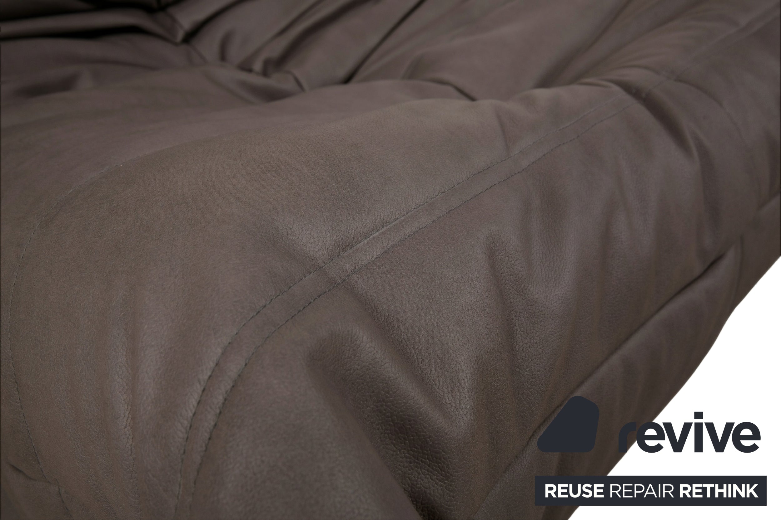 ligne roset Togo Sessel veganes Leder Neubezug Espressofarbend
