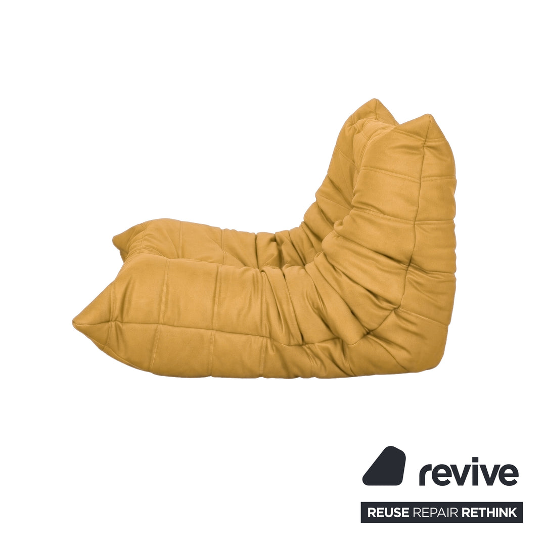 Ligne Roset Togo Sessel Veganes Leder Senfgelb Neubezug