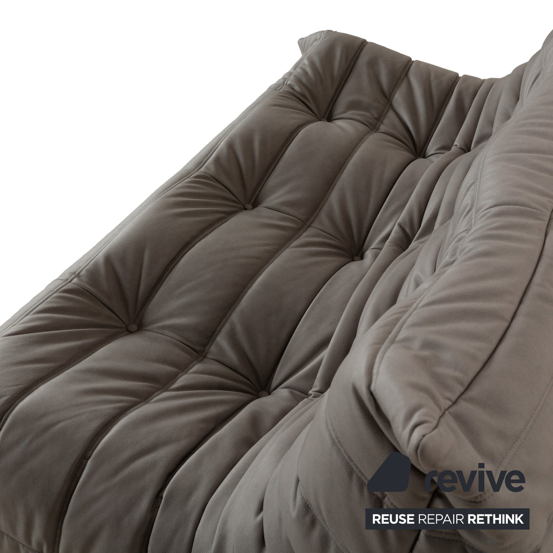 Ligne Roset Togo Ensemble de canapés textile cuir vegan fauteuil trois places gris neuf