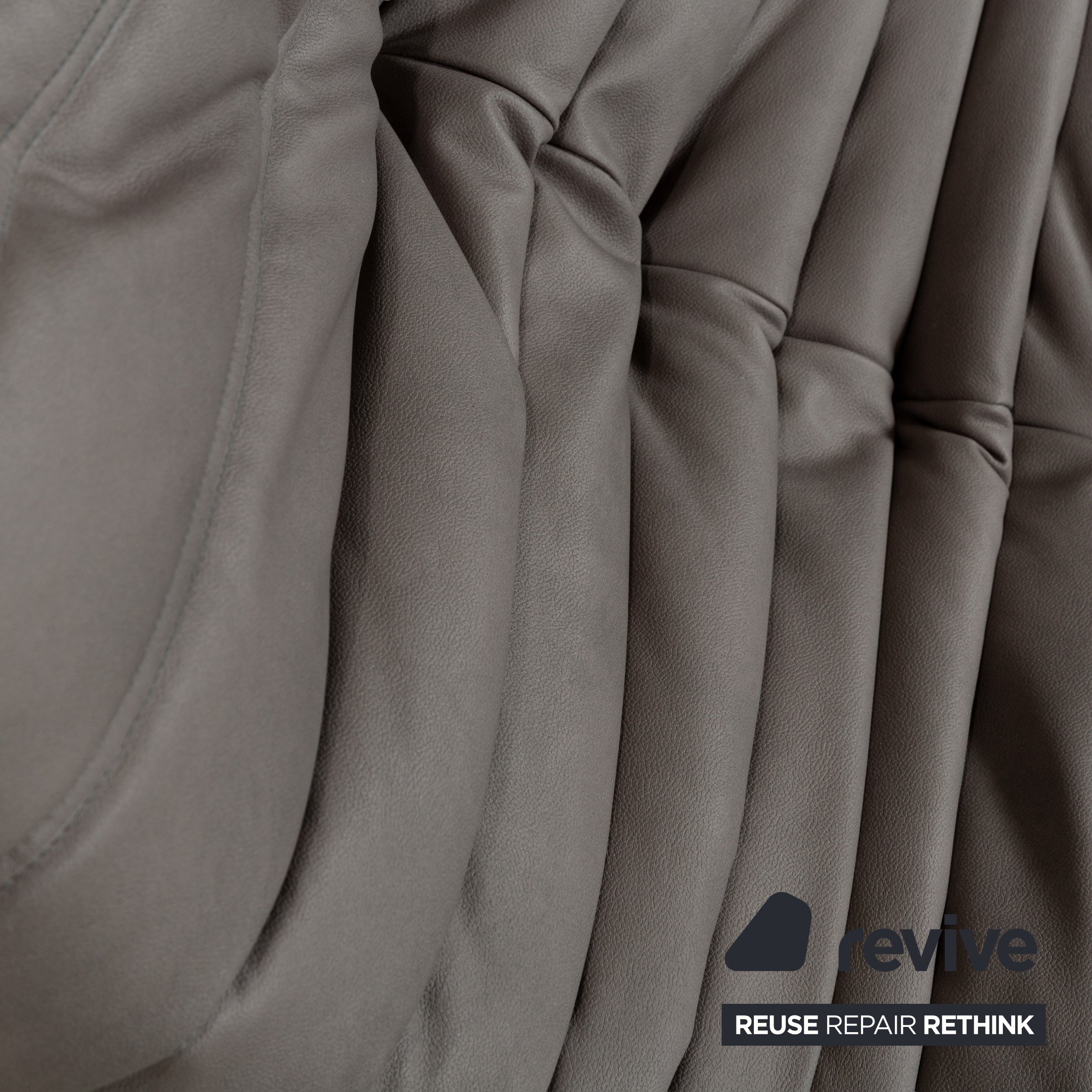 Ligne Roset Togo ensemble de canapé d'angle textile cuir vegan fauteuil trois places gris nouvelle housse