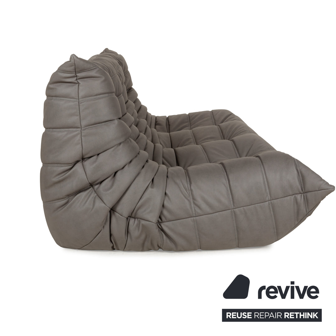 Ligne Roset Togo Ensemble de canapés textile cuir vegan fauteuil trois places gris neuf