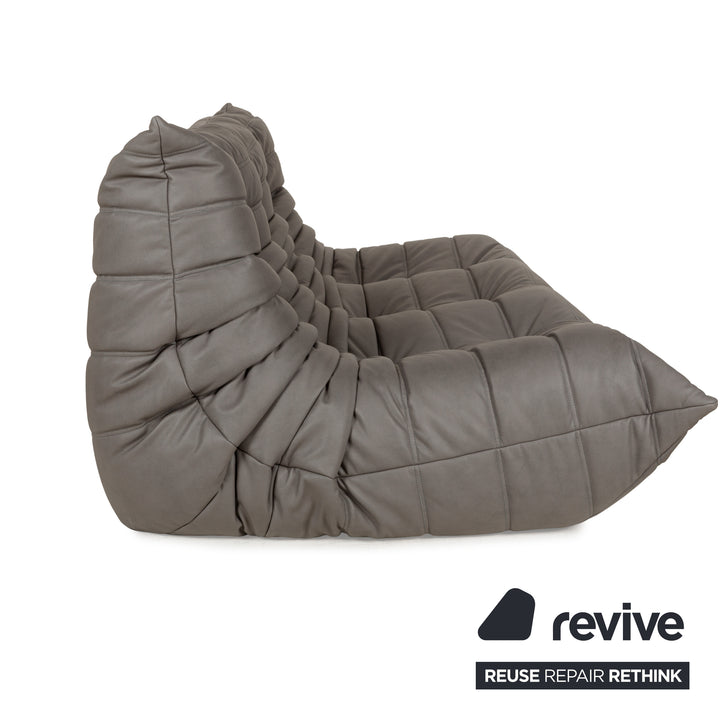 Ligne Roset Togo Ensemble de canapés textile cuir vegan fauteuil trois places gris neuf