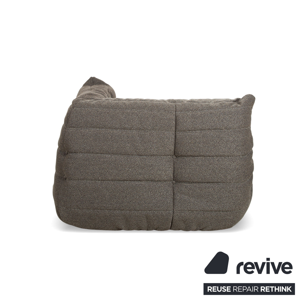 Ligne Roset Togo Fauteuil d'angle en tissu gris-marron, retapissé