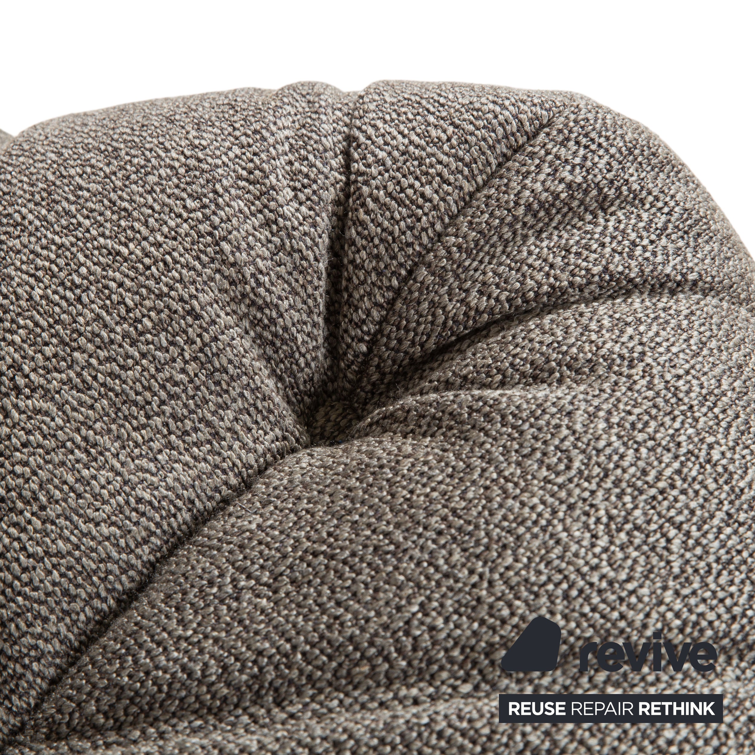 Ligne Roset Togo Fauteuil d'angle en tissu gris-marron, retapissé