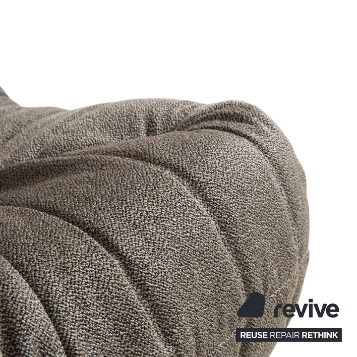 Ligne Roset Togo Fauteuil d'angle en tissu gris-marron, retapissé