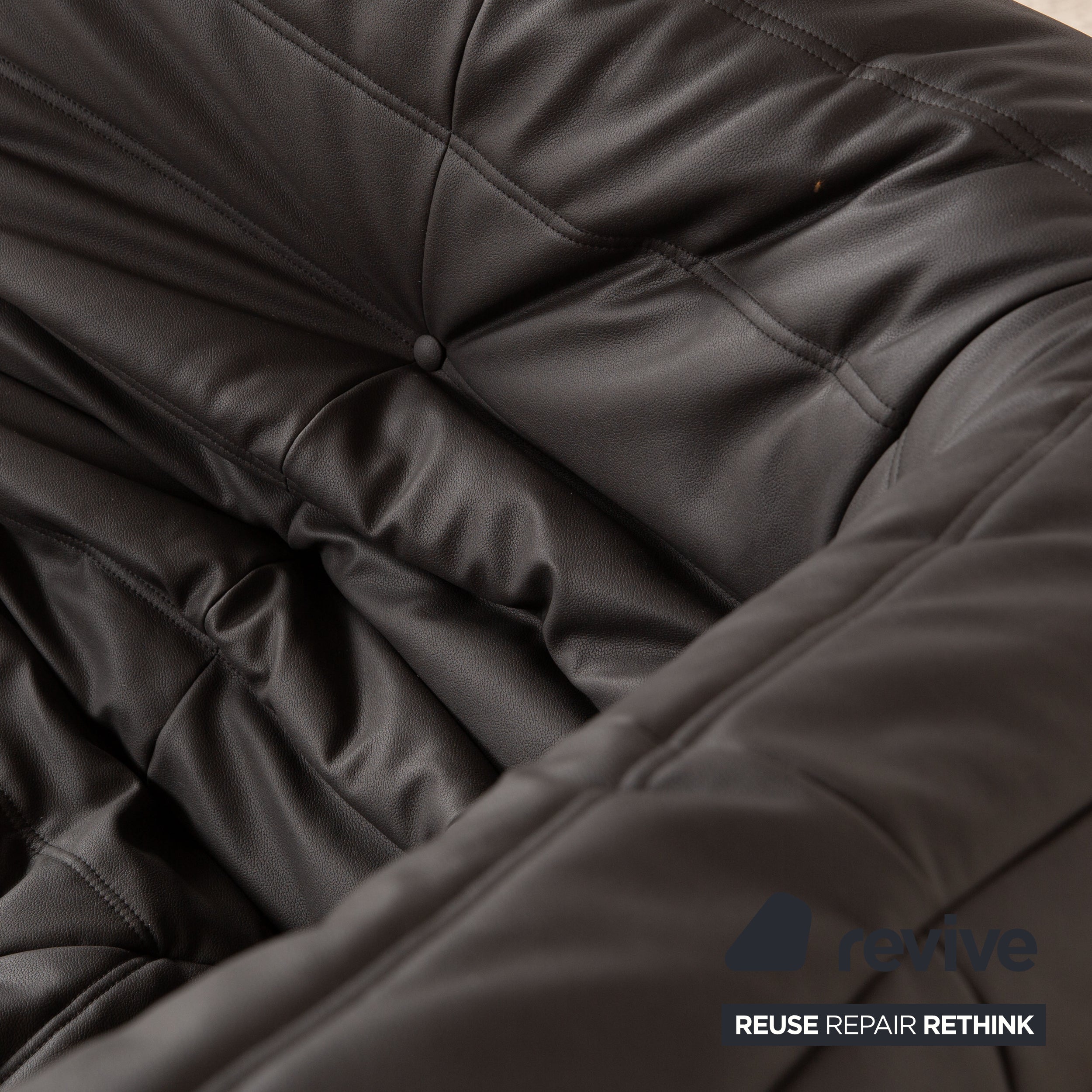 ligne roset Fauteuil en tissu cuir vegan Togo noir housse neuve