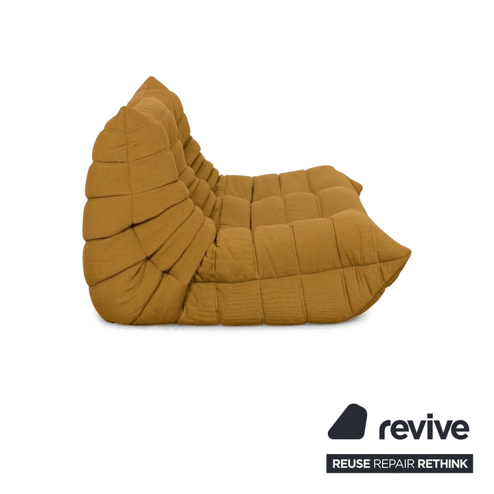 Ligne Roset Togo Stoff Zweisitzer Senfgelb Neubezug