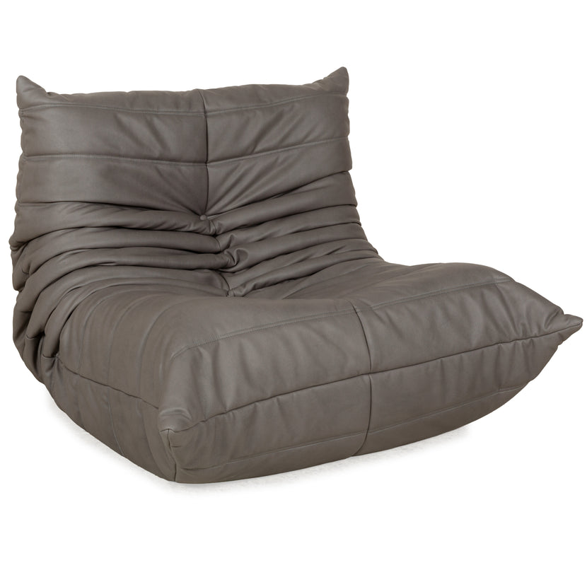 Fauteuil Togo en cuir textile vegan Ligne Roset, revêtement gris