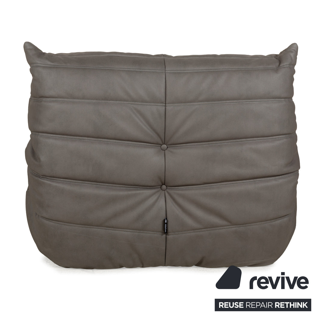 Fauteuil Togo en cuir textile vegan Ligne Roset, revêtement gris