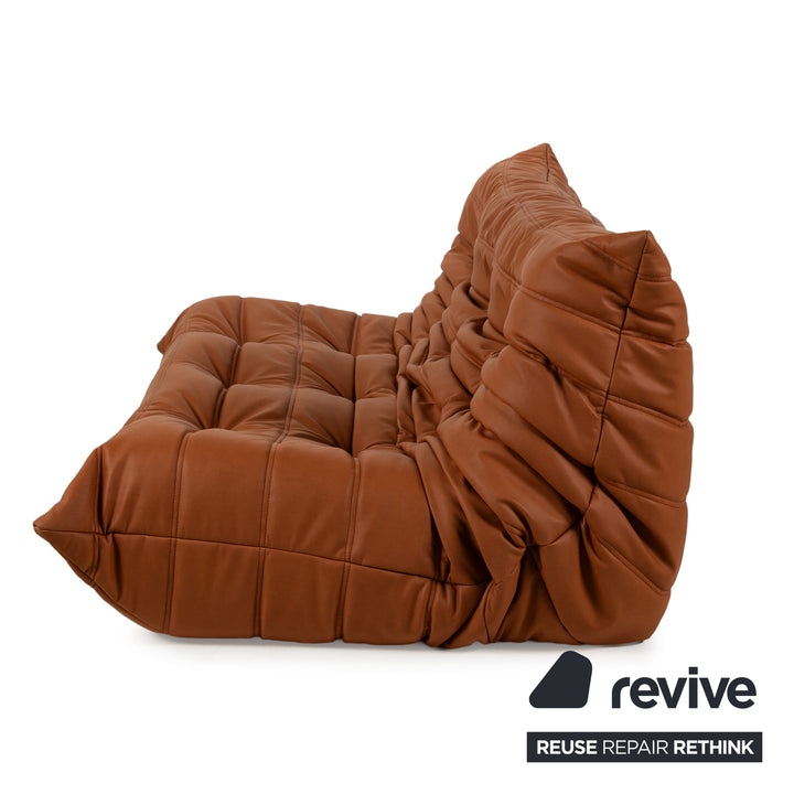 Ligne Roset Togo veganes Leder Dreisitzer Braun Cognac Neubezug