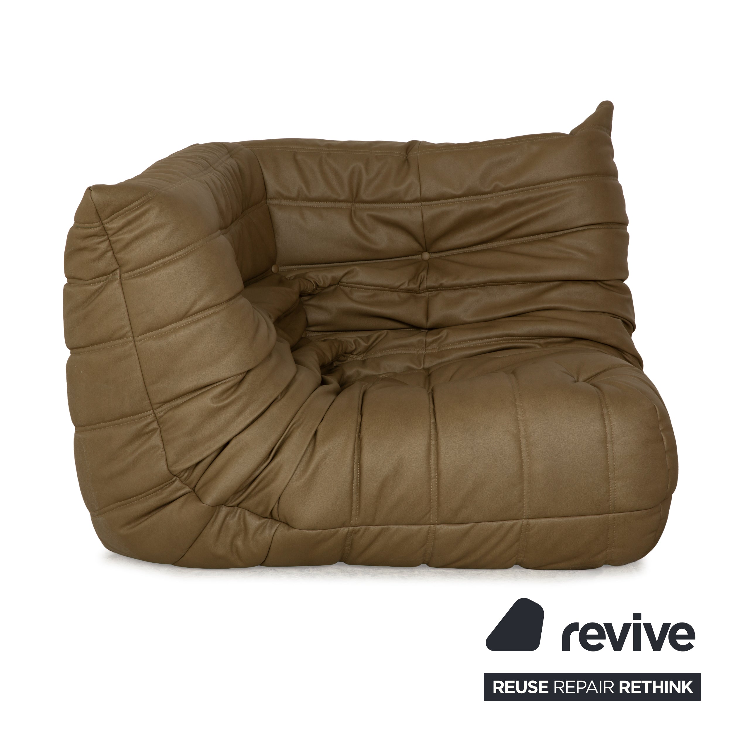 Fauteuil d'angle Togo en cuir vegan Ligne Roset vert olive kaki