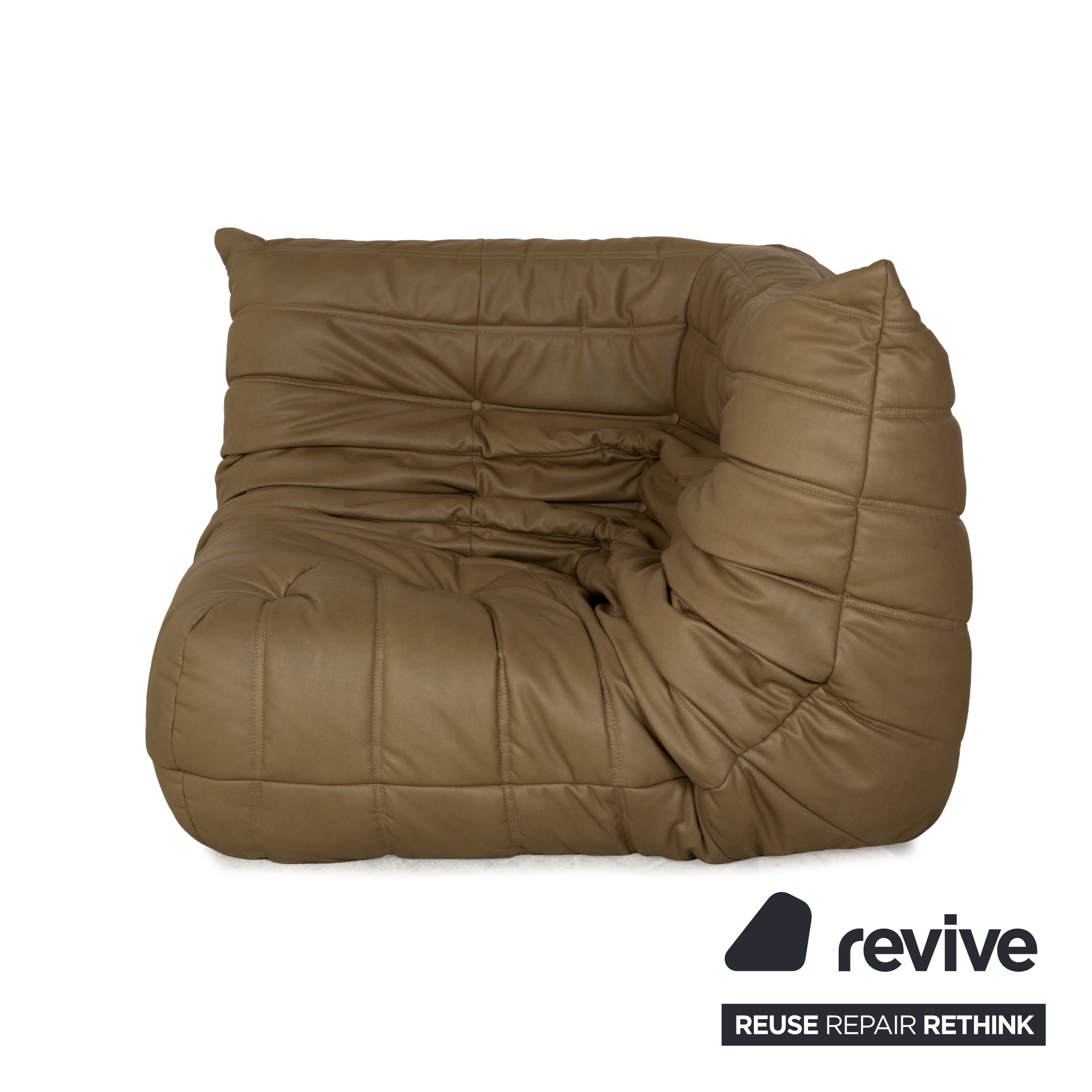 Fauteuil d'angle Togo en cuir vegan Ligne Roset vert olive kaki