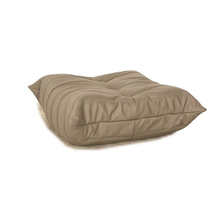 Ligne Roset Togo veganes Leder Stoff Hocker Beige Neubezug