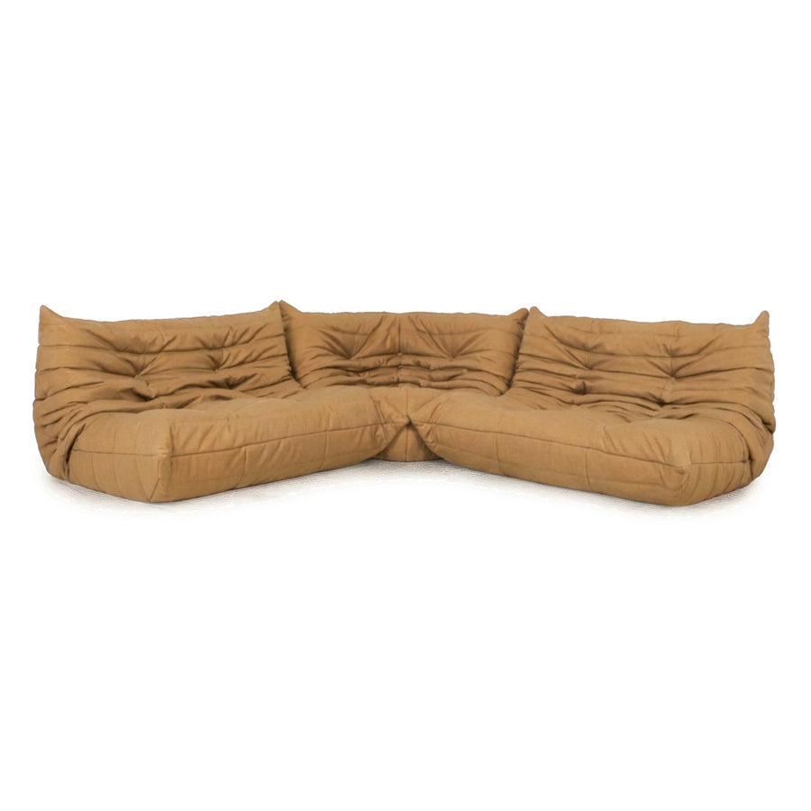 Ligne Roset Togo veganes Leder Stoff Sofa Garnitur Senfgelb 2x Zweisitzer und Eckteil Ecksofa Couch Neubezug GAVIN 106