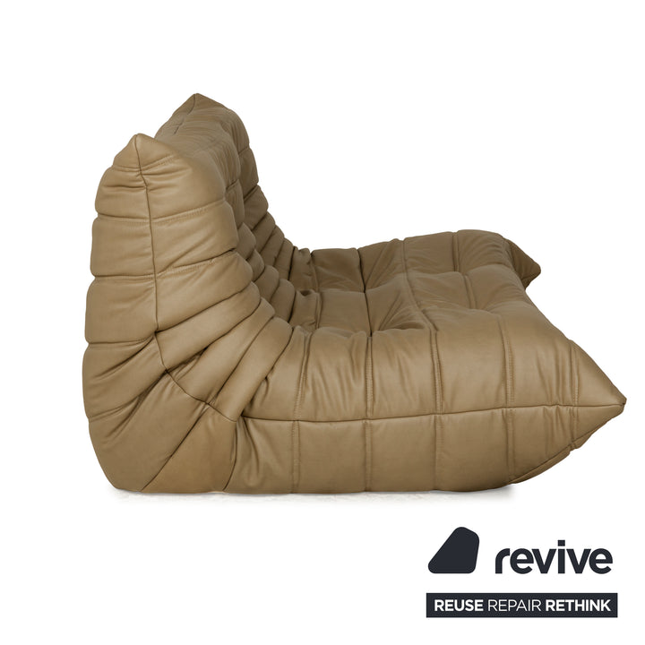 Canapé deux places Togo en cuir vegan vert olive kaki ligne roset, rembourrage