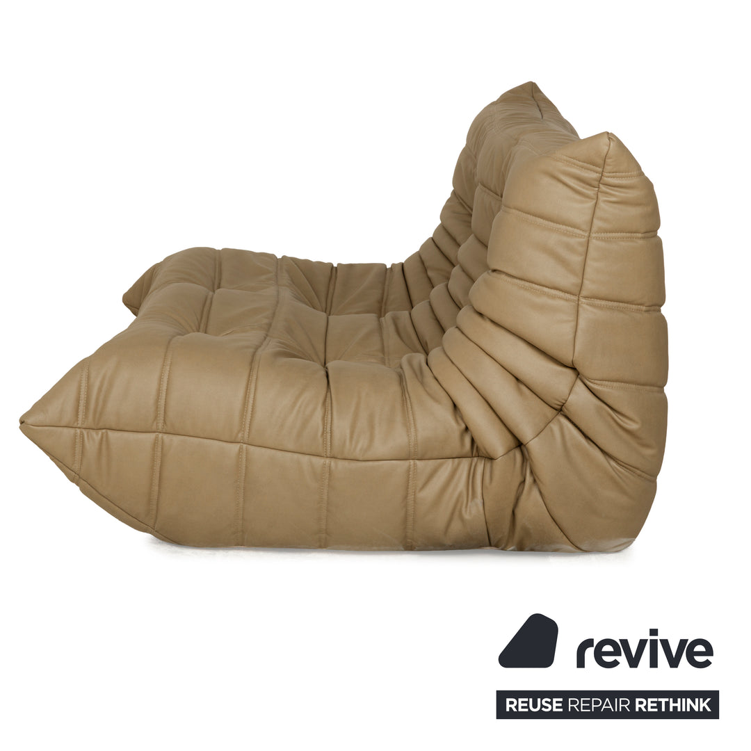 Canapé deux places Togo en cuir vegan vert olive kaki ligne roset, rembourrage