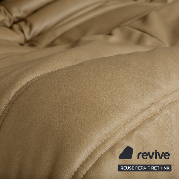 Canapé deux places Togo en cuir vegan vert olive kaki ligne roset, rembourrage