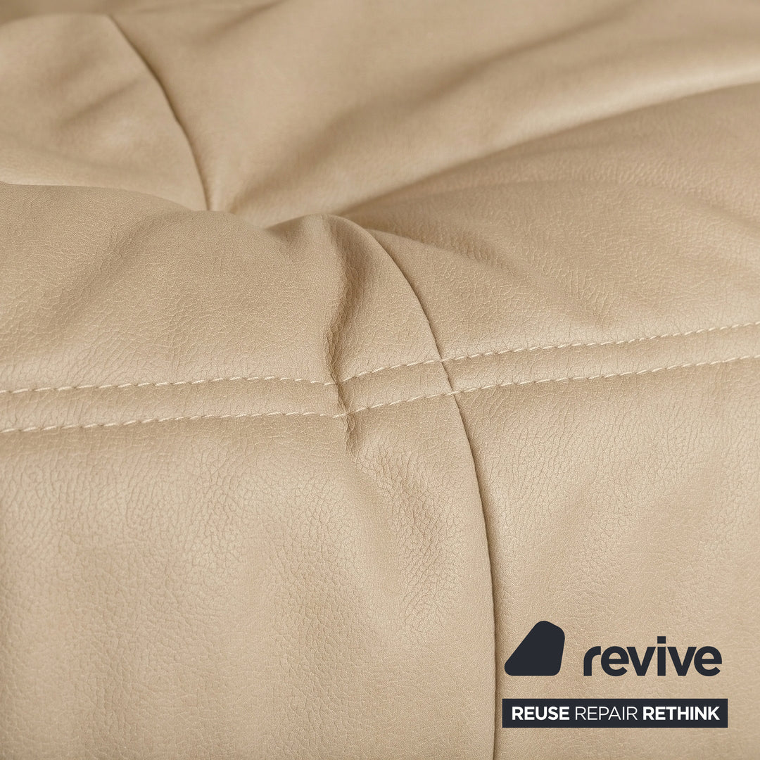 Ligne Roset Togo tweezitsbank bank veganistisch leer beige taupe opnieuw bekleed