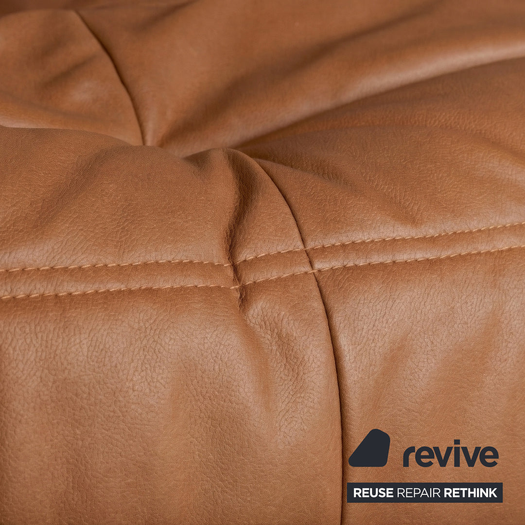 Ligne Roset Togo tweezitsbank bank veganistisch leer bruin cognac opnieuw gestoffeerd