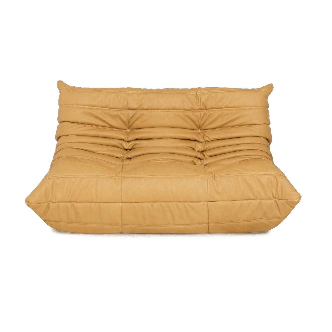 Ligne Roset Togo tweezitsbank bank vegan leer mosterdgeel opnieuw bekleed