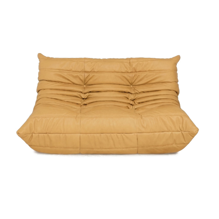 Ligne Roset Togo Zweisitzer Sofa Couch Veganes Leder Senfgelb Neubezug