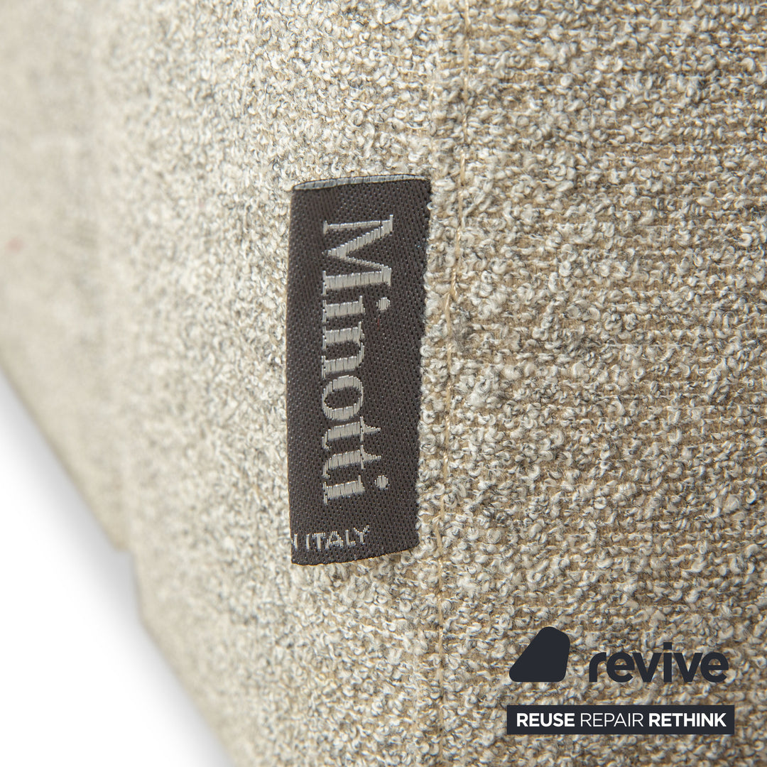 Canapé deux places en tissu gris clair Minotti avec coussins inclus