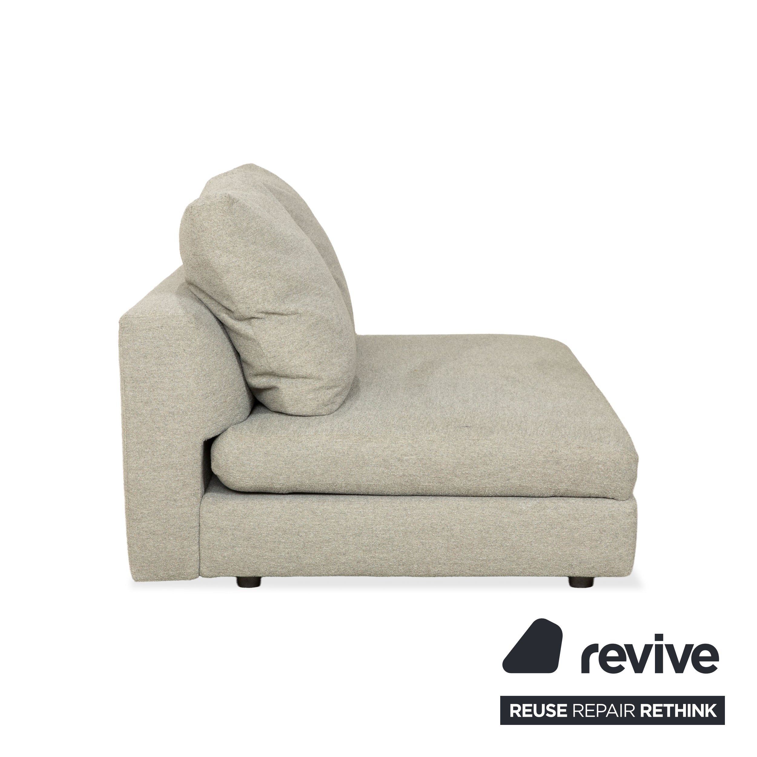Minotti fabric two-seater grey light grey sofa couch including cushions