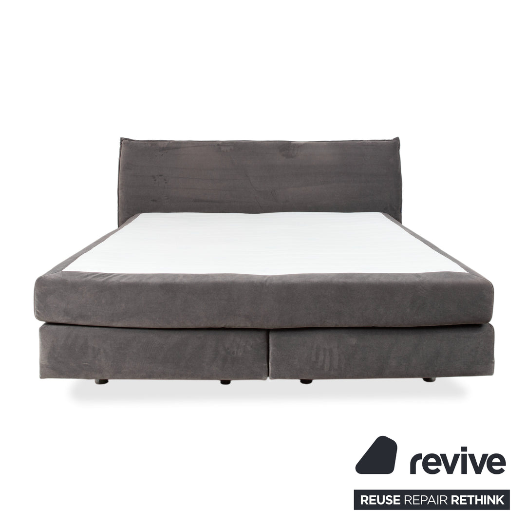 Lit en tissu gris pour chambre à coucher avec sommier tapissier