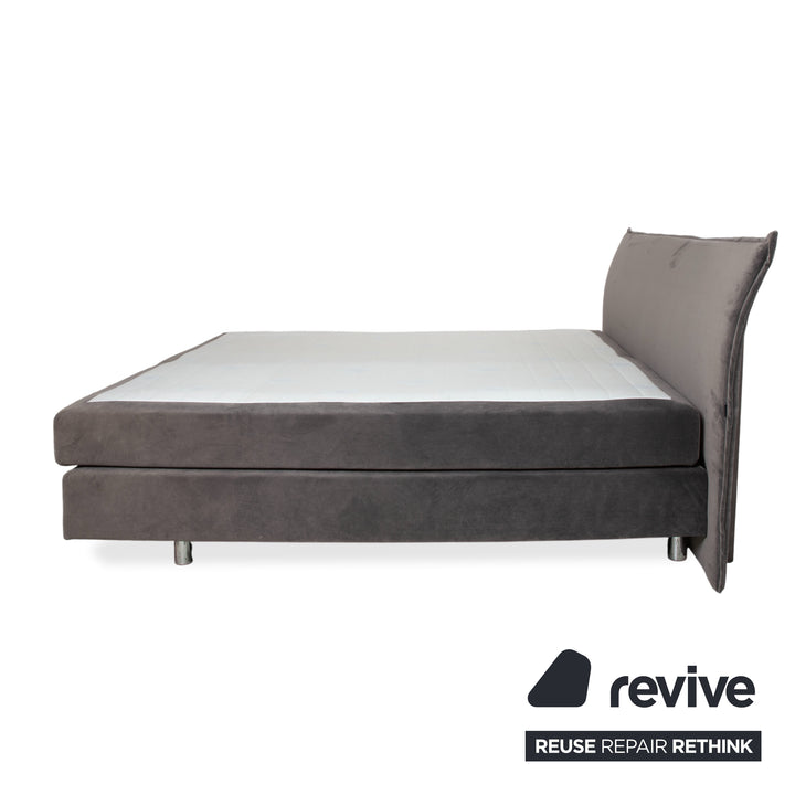 Lit en tissu gris pour chambre à coucher avec sommier tapissier