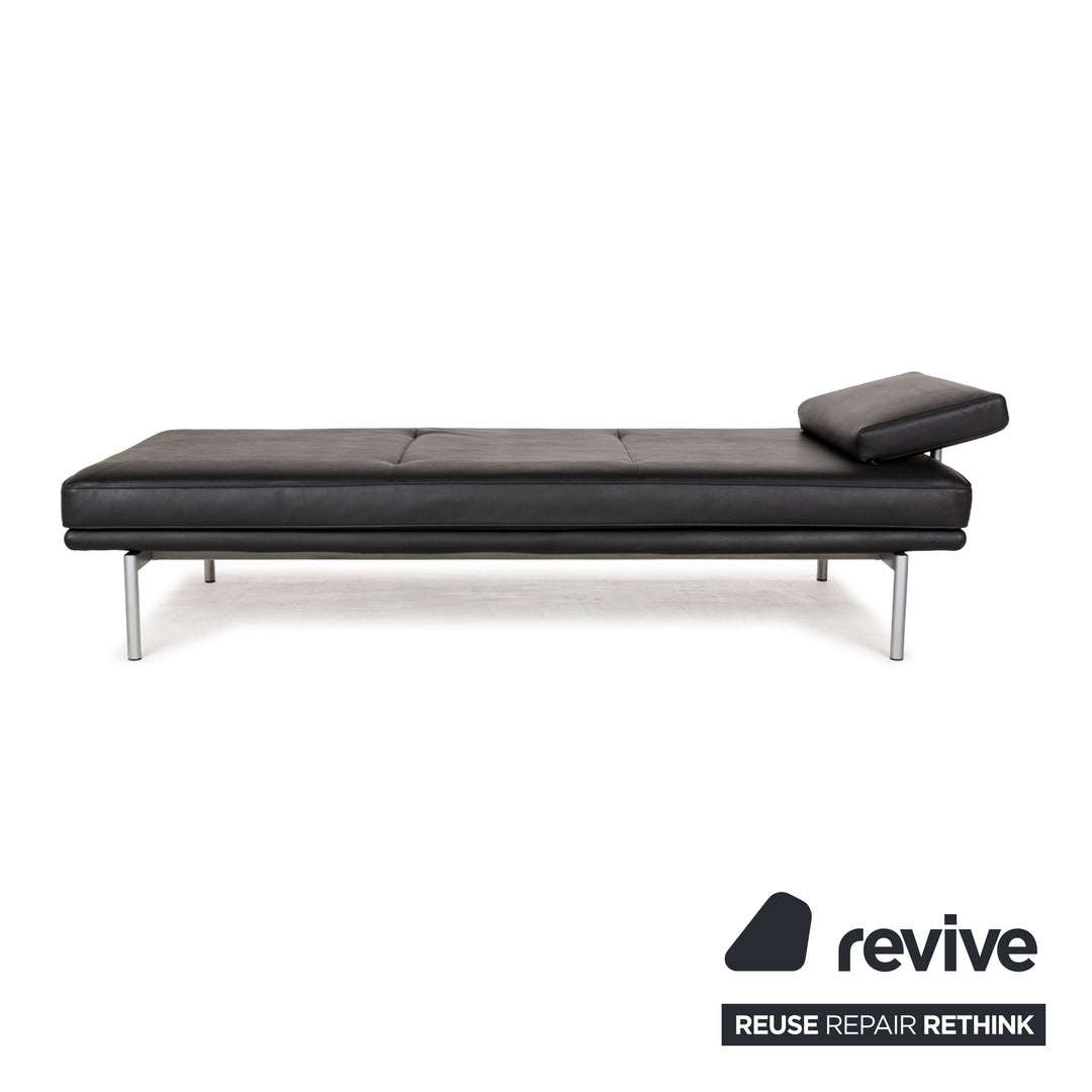 Muuto Outline Leder Liege Schwarz manuelle Funktion