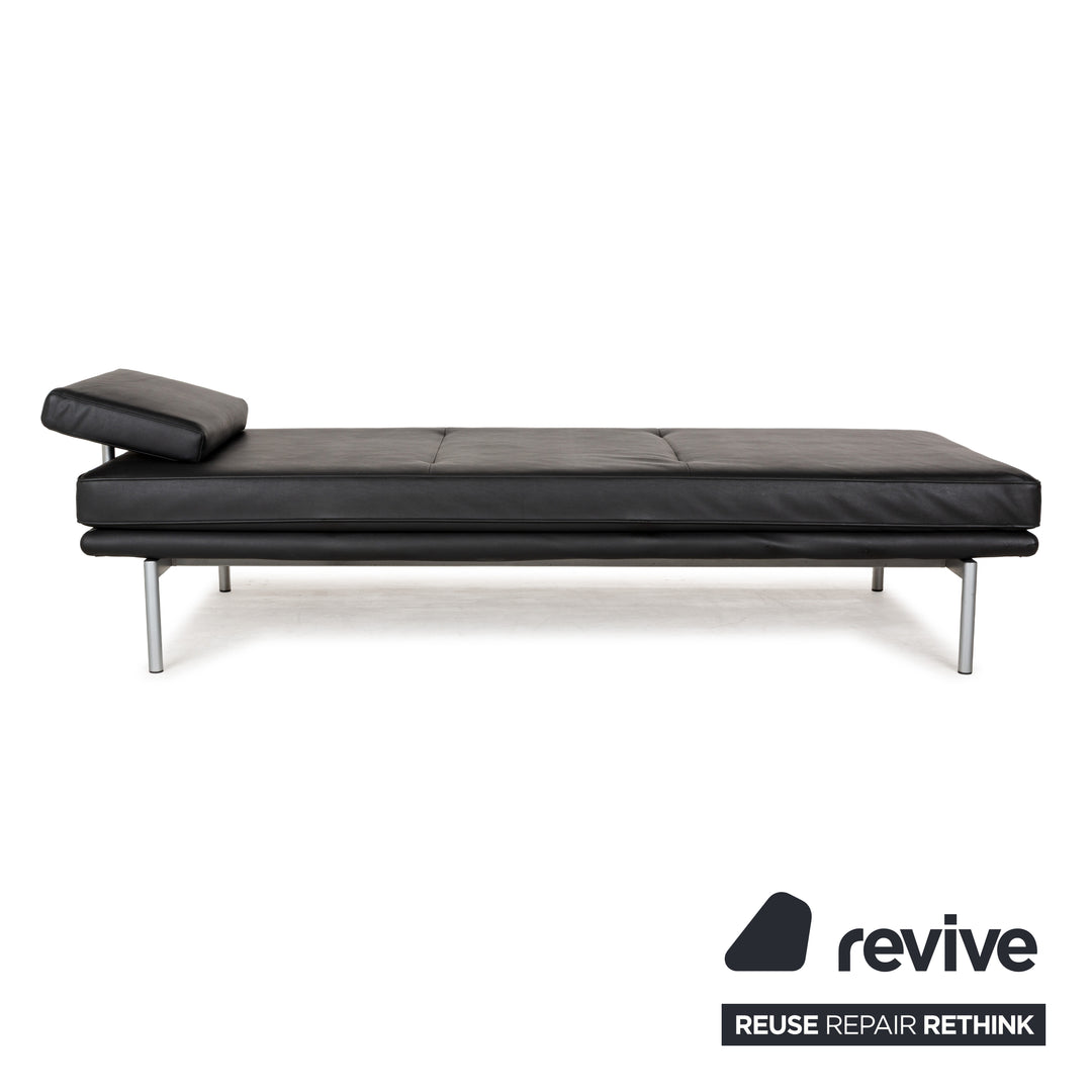 Muuto Outline Leder Liege Schwarz manuelle Funktion