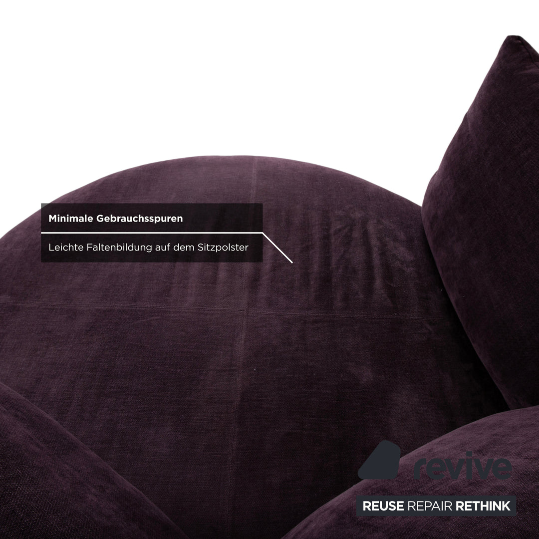Poltrona Frau Scarlett Stoff Samt Zweisitzer Lila Aubergine Violett Sofa Couch mit Rollen