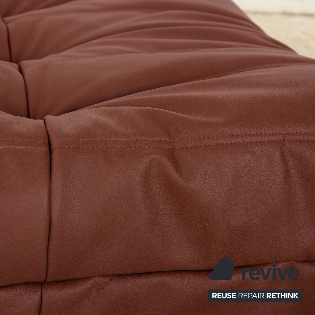 Ligne Roset Togo veganes Leder Stoff Hocker Bordeaux Rot Neubezug GAVIN 107
