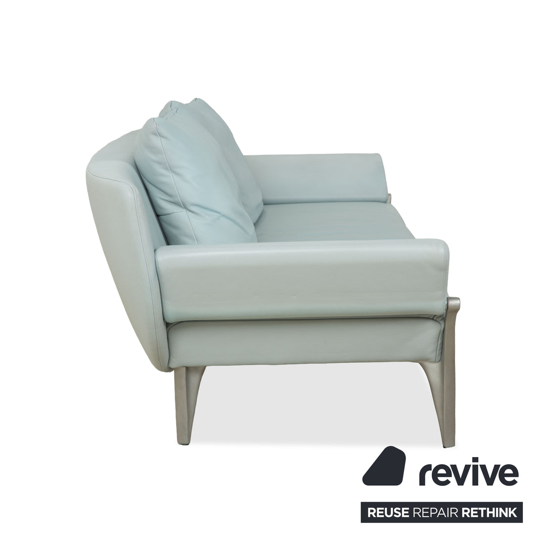 Canapé trois places en cuir Rolf Benz 1600 bleu clair Aqua, fonction manuelle
