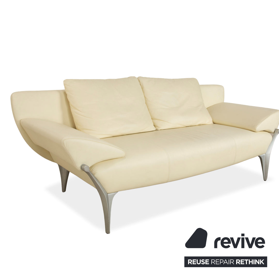 Canapé deux places en cuir blanc crème Rolf Benz 1600, fonction manuelle