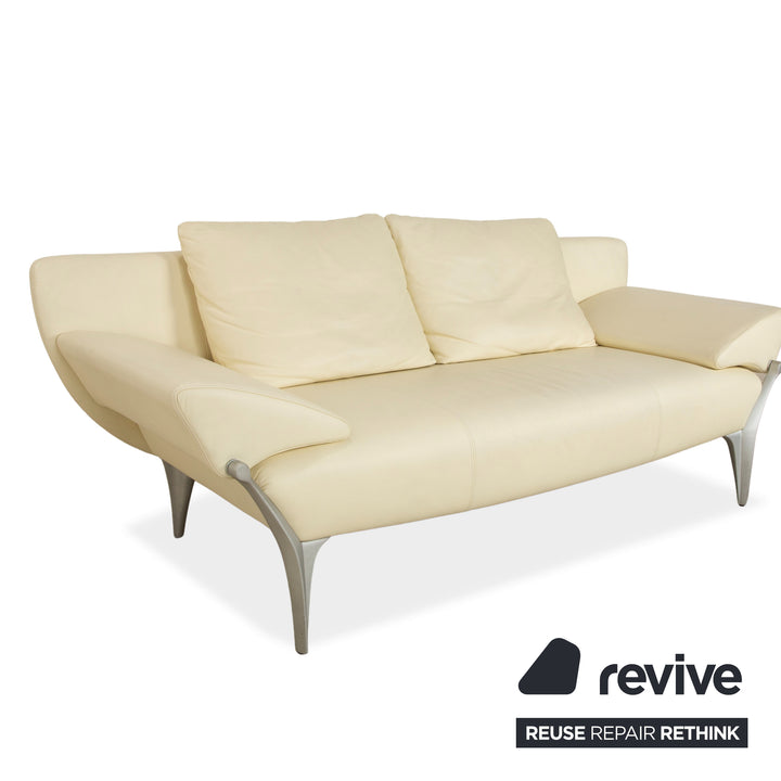 Canapé deux places en cuir blanc crème Rolf Benz 1600, fonction manuelle
