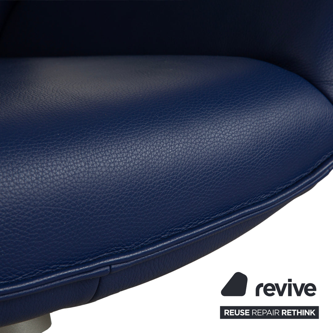 Fauteuil en cuir bleu Rolf Benz 1900 à commande manuelle