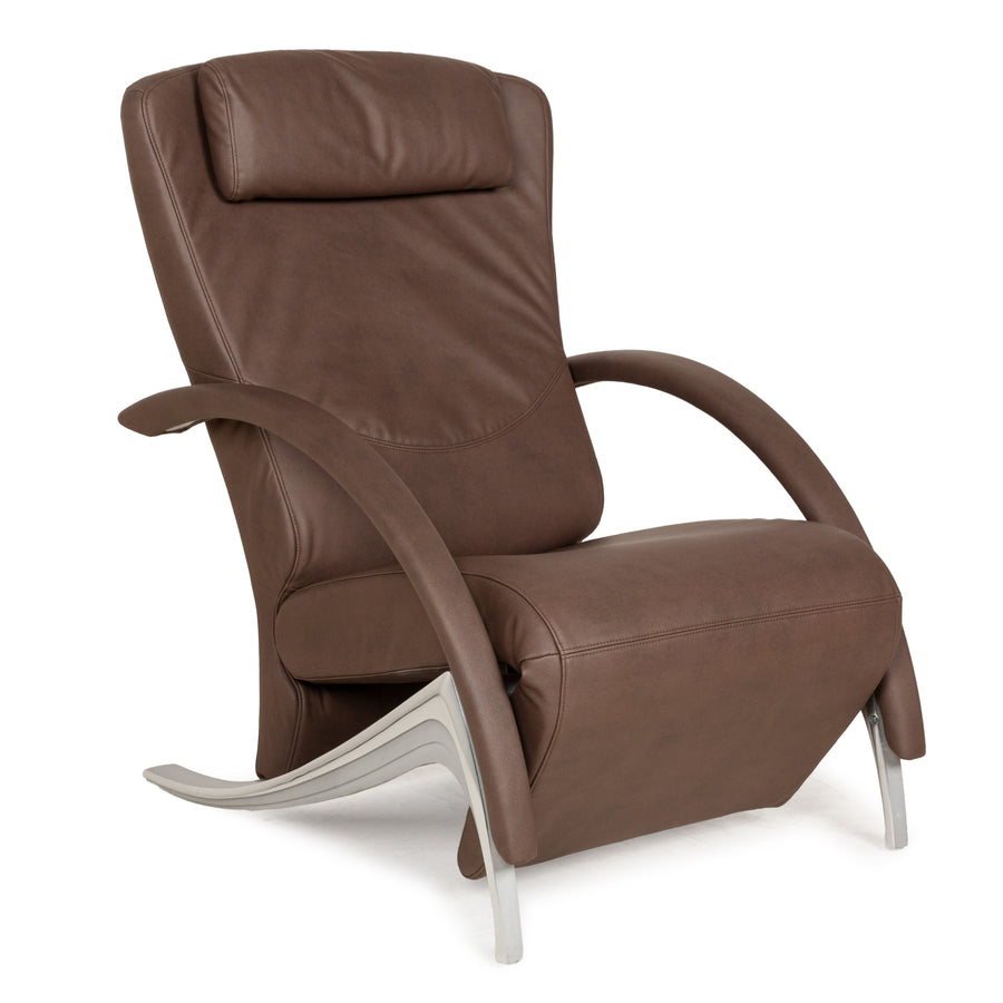 Fauteuil Rolf Benz 3100 en cuir vegan marron, fonction relaxation, chocolat moka, boue, nouvelle housse