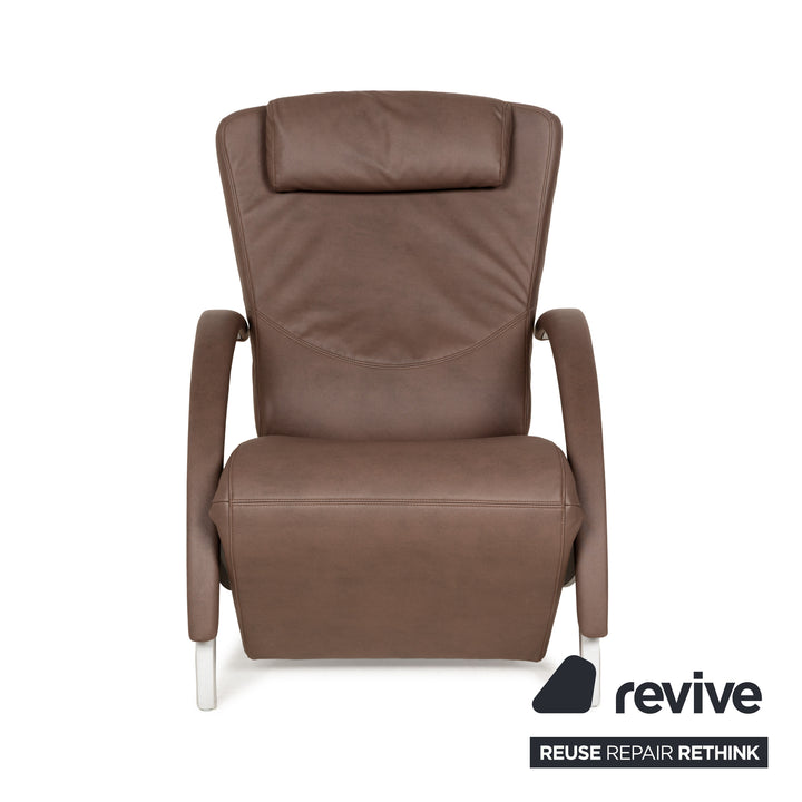 Fauteuil Rolf Benz 3100 en cuir vegan marron, fonction relaxation, chocolat moka, boue, nouvelle housse