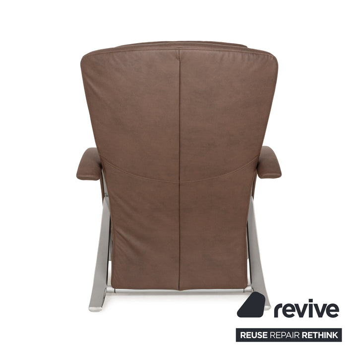 Fauteuil Rolf Benz 3100 en cuir vegan marron, fonction relaxation, chocolat moka, boue, nouvelle housse