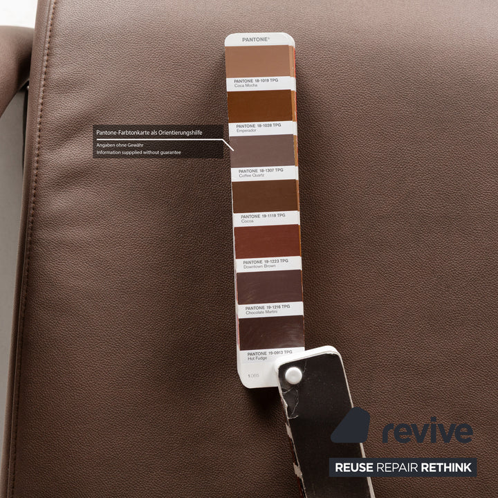 Fauteuil Rolf Benz 3100 en cuir vegan marron, fonction relaxation, chocolat moka, boue, nouvelle housse