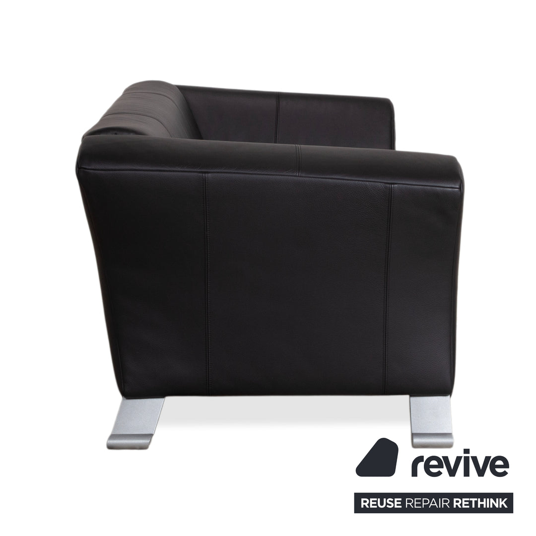 Canapé deux places Rolf Benz 322 en cuir noir et métal